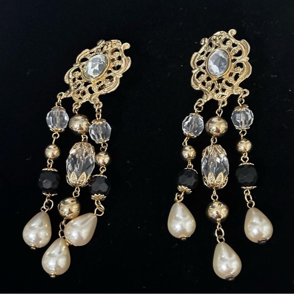 Vintage gold tone faux pearl rhinestone long chain cha style clip on - Picture 1 of 8